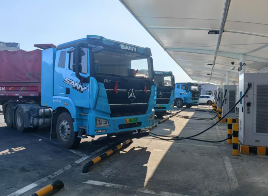 臨澧縣精準(zhǔn)施策，推動(dòng)貨運(yùn)車(chē)輛降碳提效，引領(lǐng)道路貨物運(yùn)輸綠色轉(zhuǎn)型